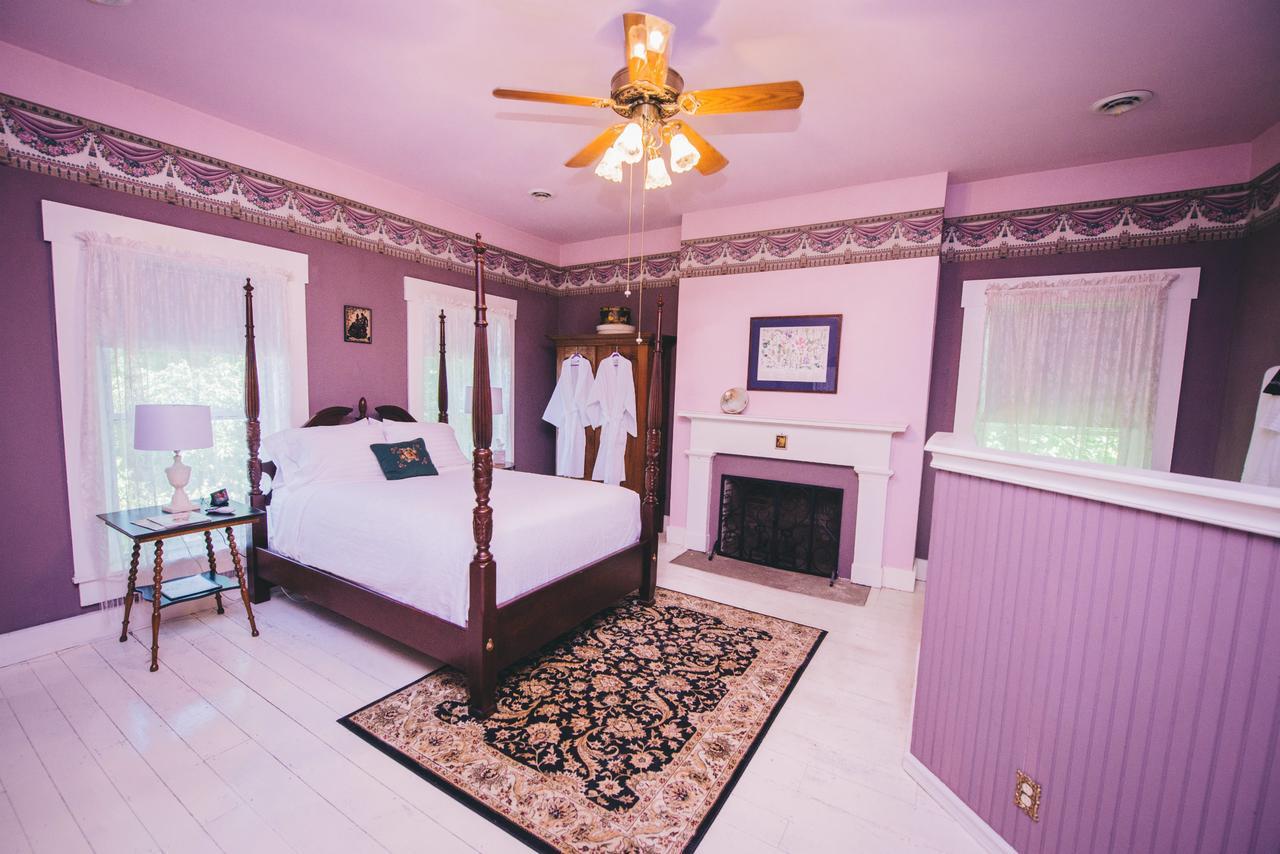 Old Caledonian Bed & Breakfast Bagian luar foto