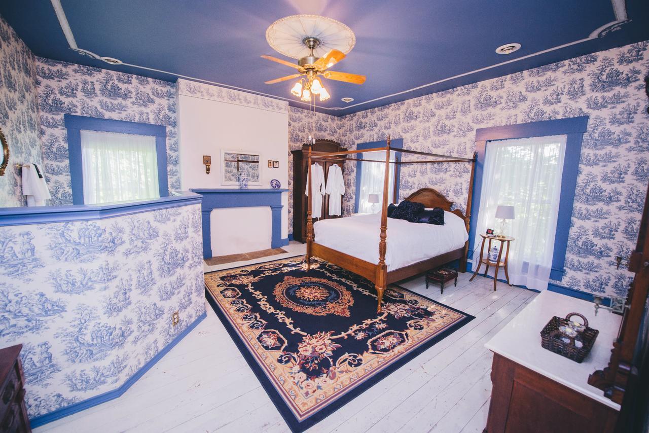 Old Caledonian Bed & Breakfast Bagian luar foto