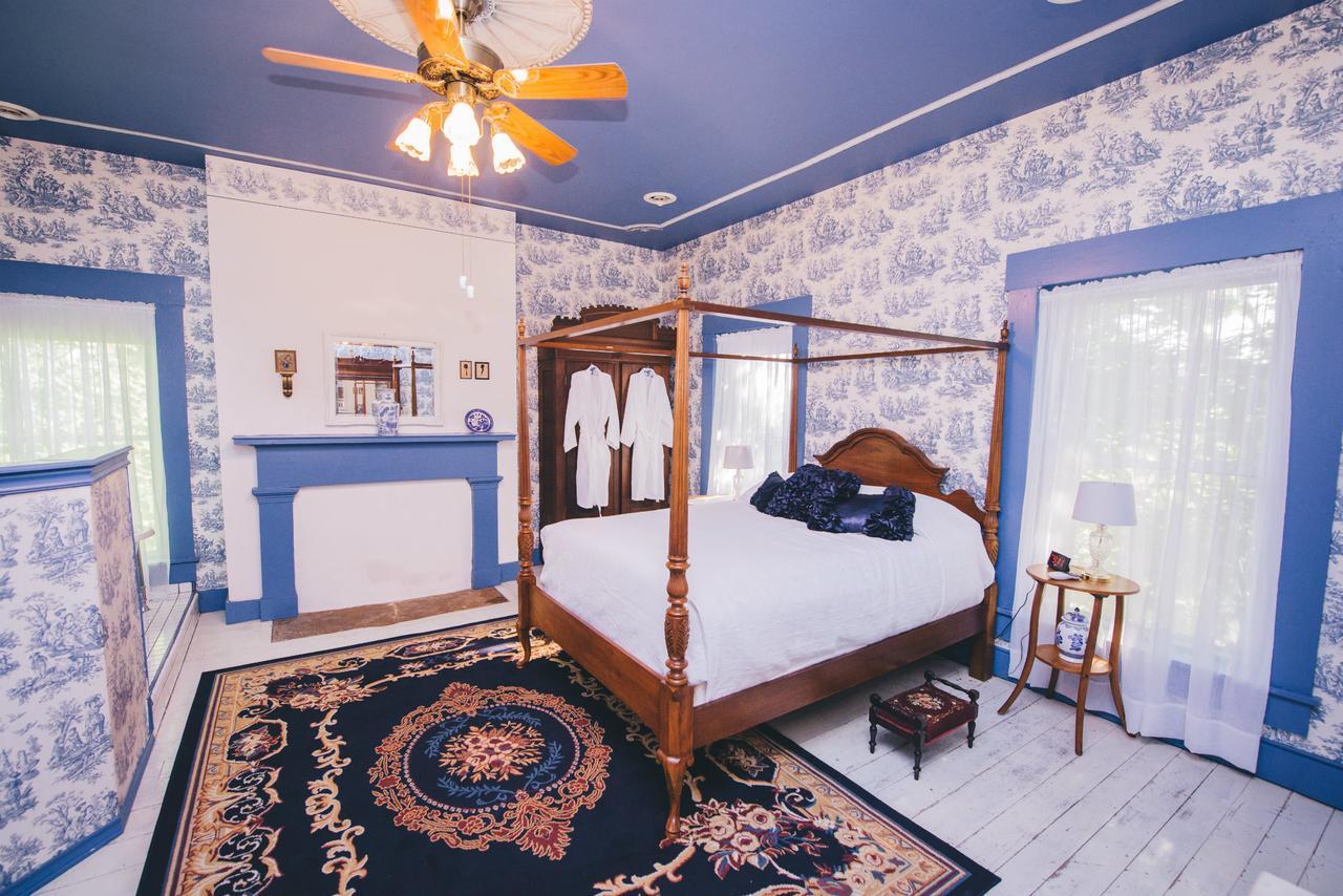 Old Caledonian Bed & Breakfast Bagian luar foto