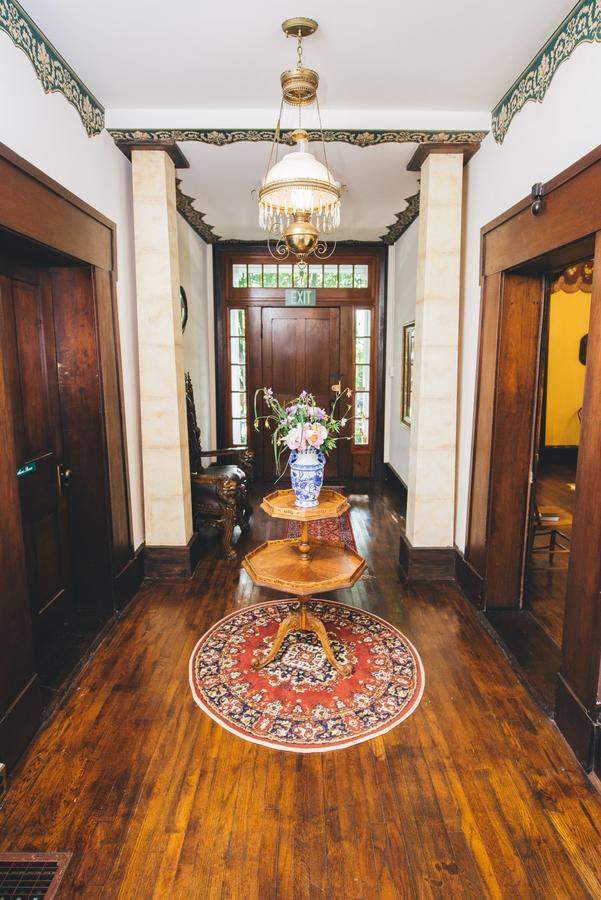 Old Caledonian Bed & Breakfast Bagian luar foto