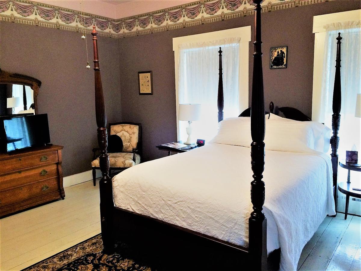 Old Caledonian Bed & Breakfast Bagian luar foto
